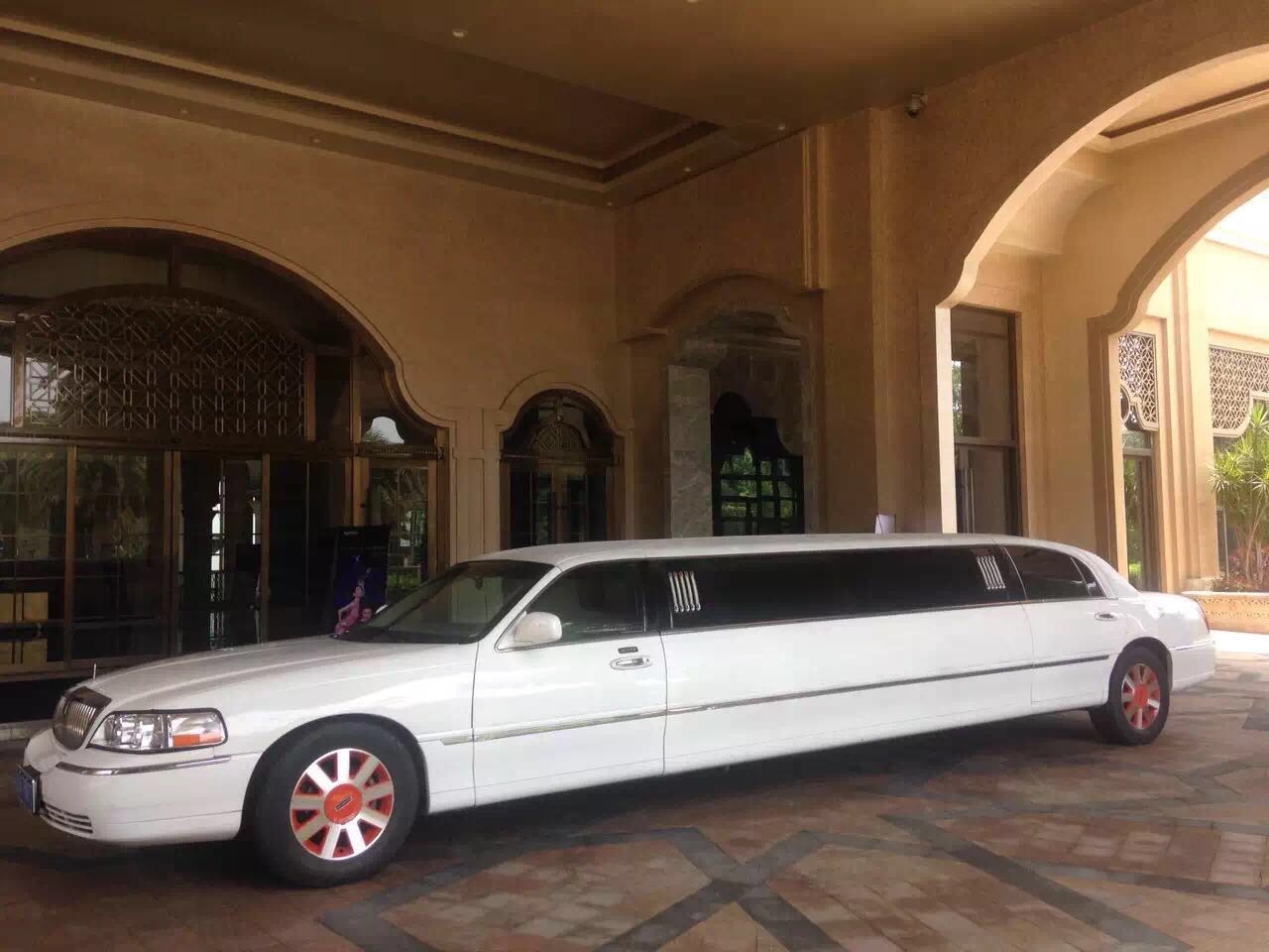 加長(zhǎng)林肯婚慶花車(chē)(白色)